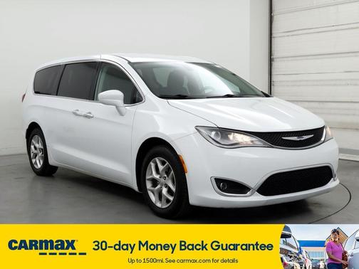 Photo 1 of 28 of 2018 Chrysler Pacifica Touring Plus