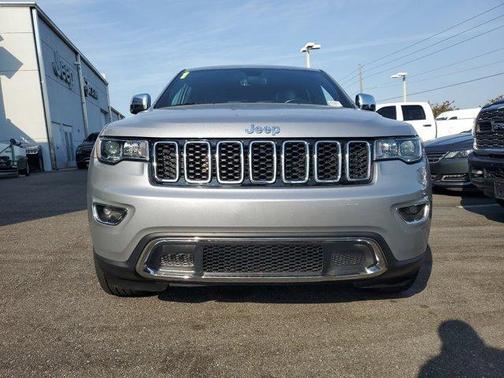 Photo 3 of 33 of 2021 Jeep Grand Cherokee Limited
