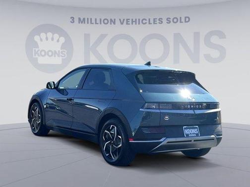 Photo 4 of 28 of 2022 Hyundai IONIQ 5 SE
