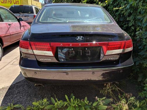 Photo 3 of 14 of 2006 Hyundai Azera SE