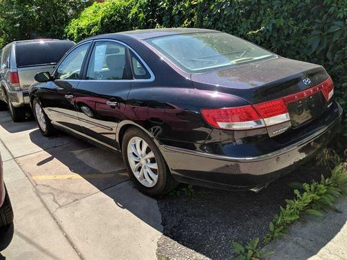 Photo 2 of 14 of 2006 Hyundai Azera SE