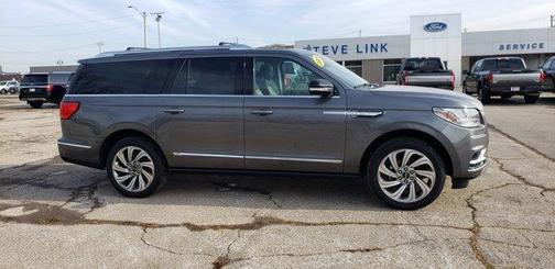 Photo 1 of 25 of 2021 Lincoln Navigator L Reserve