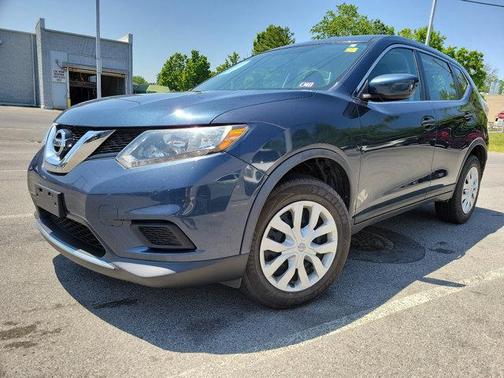Photo 3 of 10 of 2016 Nissan Rogue S