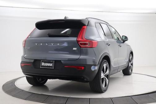 Photo 4 of 35 of 2021 Volvo XC40 Recharge Pure Electric P8