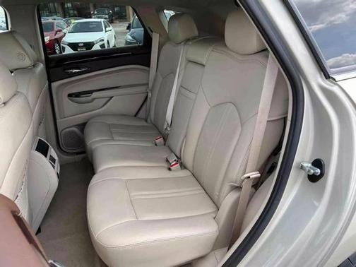 Photo 4 of 51 of 2015 Cadillac SRX Luxury Collection