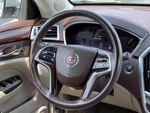 Photo 5 of 51 of 2015 Cadillac SRX Luxury Collection
