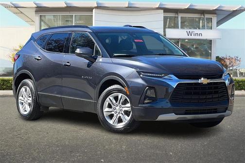 Photo 2 of 37 of 2021 Chevrolet Blazer 3LT