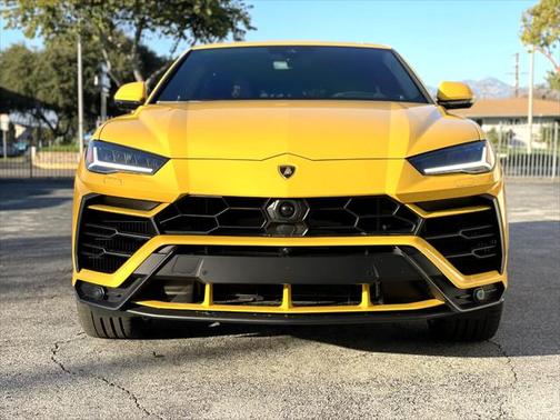 Photo 2 of 36 of 2022 Lamborghini Urus Graphite Capsule