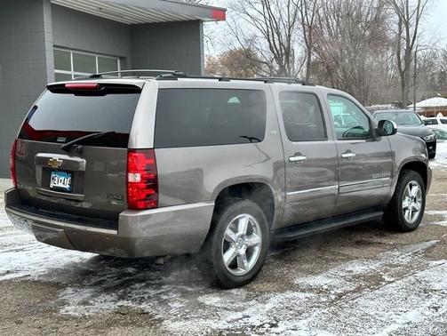 Photo 4 of 31 of 2011 Chevrolet Suburban 1500 LTZ