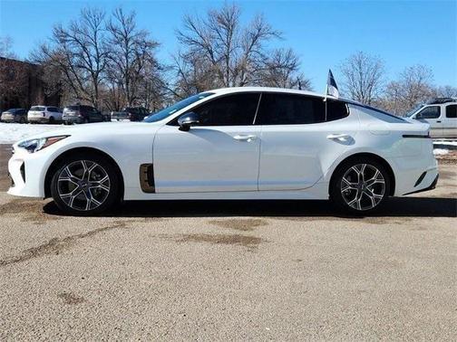 Photo 2 of 26 of 2021 Kia Stinger GT-Line