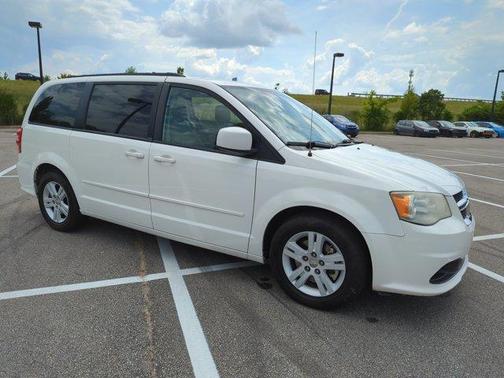 Photo 3 of 21 of 2012 Dodge Grand Caravan SXT