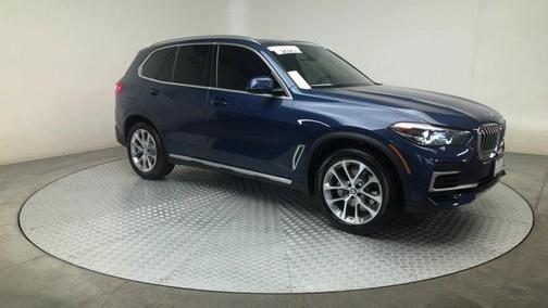 Photo 2 of 27 of 2023 BMW X5 xDrive40i