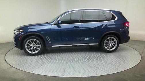 Photo 5 of 27 of 2023 BMW X5 xDrive40i