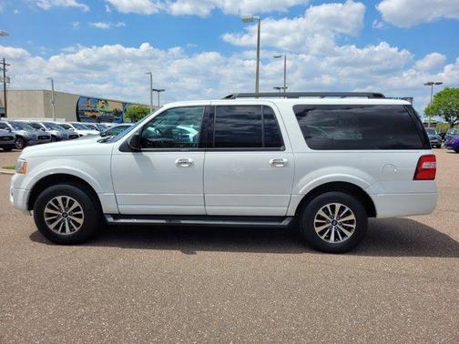 Photo 4 of 40 of 2017 Ford Expedition EL XLT