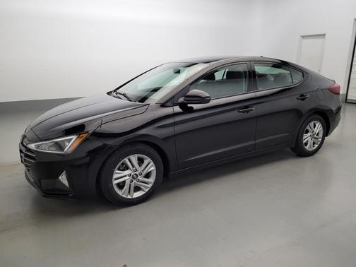 Photo 2 of 33 of 2020 Hyundai Elantra SEL