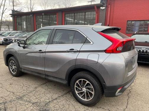 Photo 2 of 42 of 2020 Mitsubishi Eclipse Cross ES