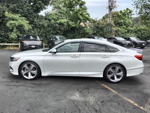 Photo 4 of 31 of 2018 Honda Accord Touring