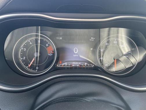 Photo 5 of 37 of 2019 Jeep Cherokee Limited
