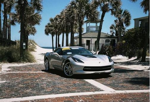 Photo 2 of 33 of 2018 Chevrolet Corvette Stingray
