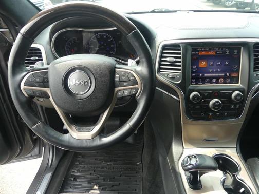 Photo 2 of 30 of 2014 Jeep Grand Cherokee Summit