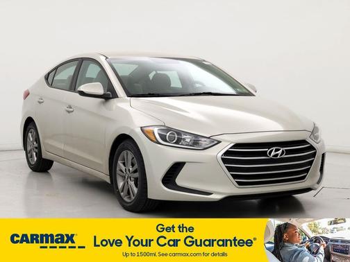 Photo 1 of 28 of 2017 Hyundai Elantra SE