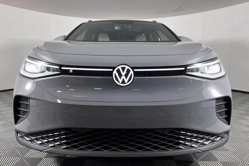 Photo 3 of 28 of 2022 Volkswagen ID.4 Pro S