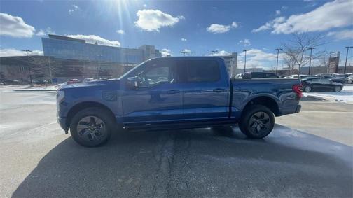 Photo 5 of 43 of 2022 Ford F-150 Lightning LARIAT