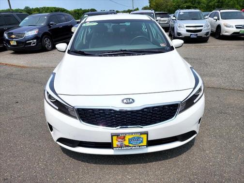 Photo 2 of 35 of 2018 Kia Forte LX