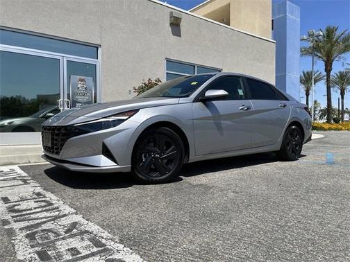 Photo 2 of 12 of 2021 Hyundai Elantra SEL
