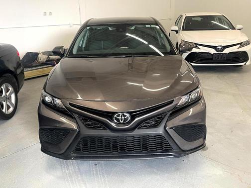 Photo 3 of 31 of 2023 Toyota Camry SE Nightshade