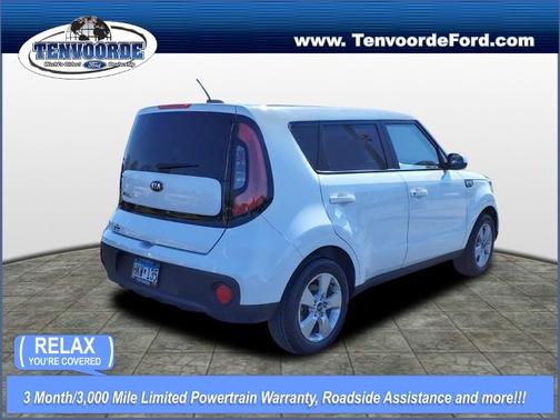 Photo 3 of 21 of 2017 Kia Soul Base
