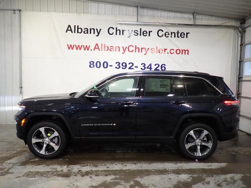 Photo 1 of 13 of 2022 Jeep Grand Cherokee 4xe Base
