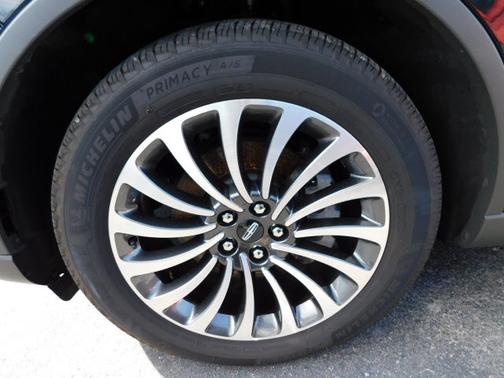 Photo 5 of 15 of 2022 Lincoln Aviator Reserve RWD