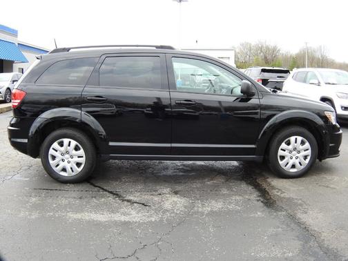 Photo 2 of 20 of 2020 Dodge Journey SE Value