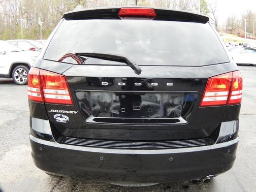 Photo 4 of 20 of 2020 Dodge Journey SE Value