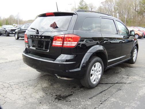 Photo 3 of 20 of 2020 Dodge Journey SE Value