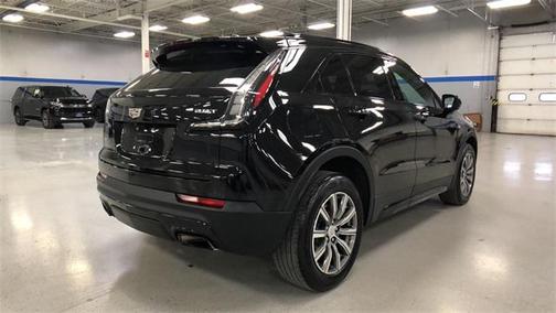 Photo 4 of 22 of 2019 Cadillac XT4 Sport