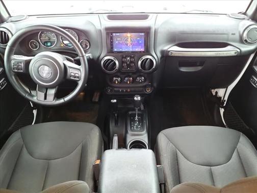 Photo 3 of 25 of 2017 Jeep Wrangler Unlimited Sport