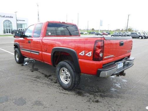 Photo 5 of 11 of 2004 Chevrolet Silverado 2500 LS H/D Extended Cab