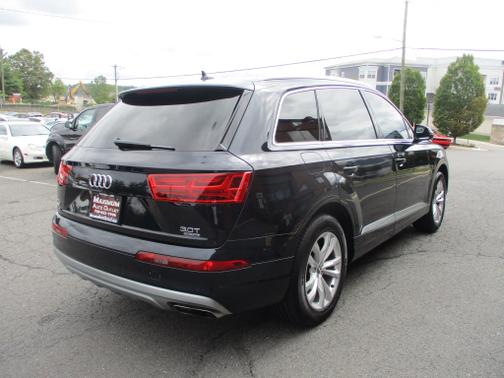 Photo 5 of 32 of 2017 Audi Q7 Premium Plus