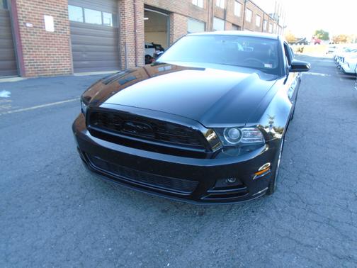 Photo 1 of 19 of 2014 Ford Mustang V6 Premium