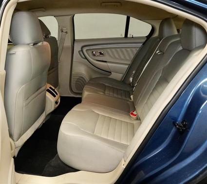 Photo 5 of 38 of 2018 Ford Taurus SE