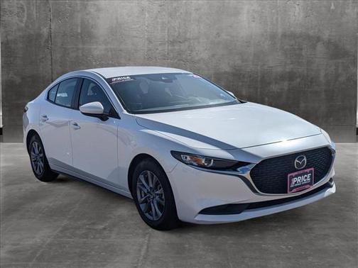 Photo 3 of 24 of 2022 Mazda Mazda3 2.5S FWD