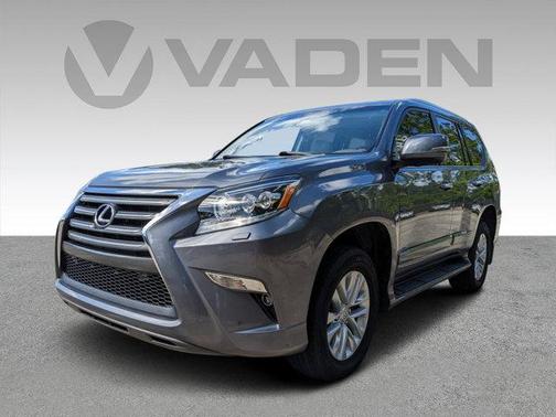 Photo 3 of 30 of 2018 Lexus GX 460 Base