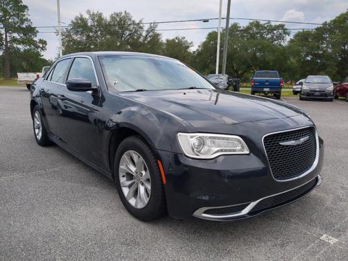 Photo 1 of 3 of 2016 Chrysler 300 Limited