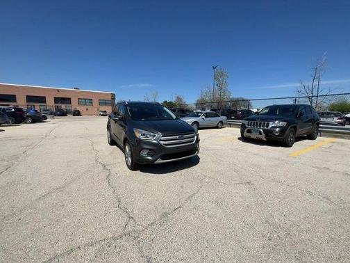 Photo 3 of 46 of 2018 Ford Escape Titanium