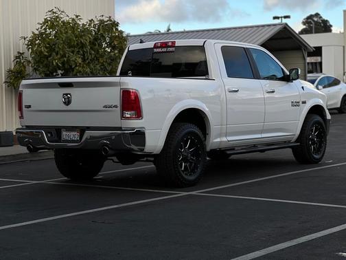 Photo 3 of 31 of 2017 RAM 1500 Laramie