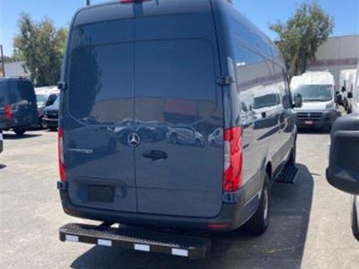 Photo 3 of 21 of 2019 Mercedes-Benz Sprinter 2500 Standard Roof