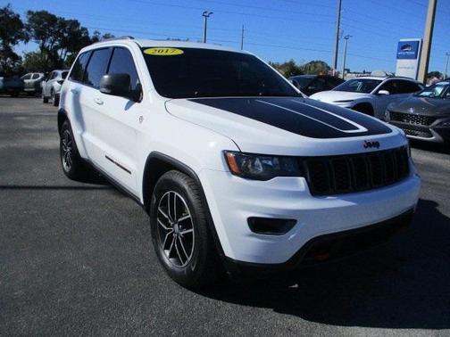 Photo 1 of 24 of 2017 Jeep Grand Cherokee Trailhawk