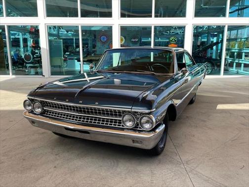 Photo 1 of 63 of 1961 Ford Galaxie Starliner